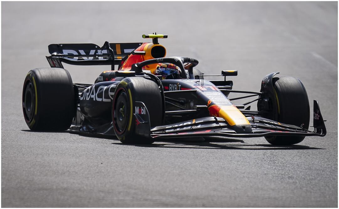 Checo Pérez marcó el tercer mejor tiempo de la primera práctica - Imago7