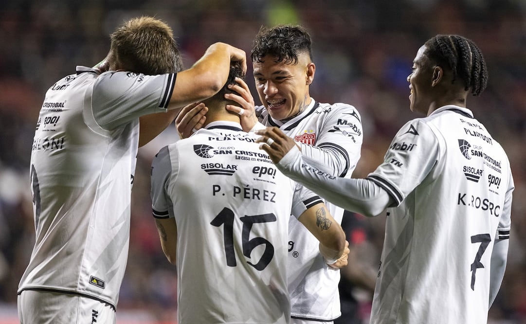 Necaxa en festejo de gol, tras llevarse el triunfo ante los "Xolos" de Tijuana en la fase regular del Clausura 2025 - Foto: Imago7