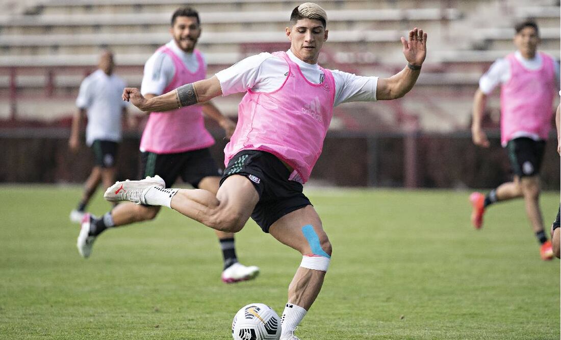 Alan Pulido reconoció la superioridad del futbol estadounidense sobre el mexicano. Foto: Imago7