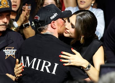 El emotivo mensaje de Fernanda Gómez, esposa del Canelo, tras derrota con Terence Crawford: "Siempre de tu mano"