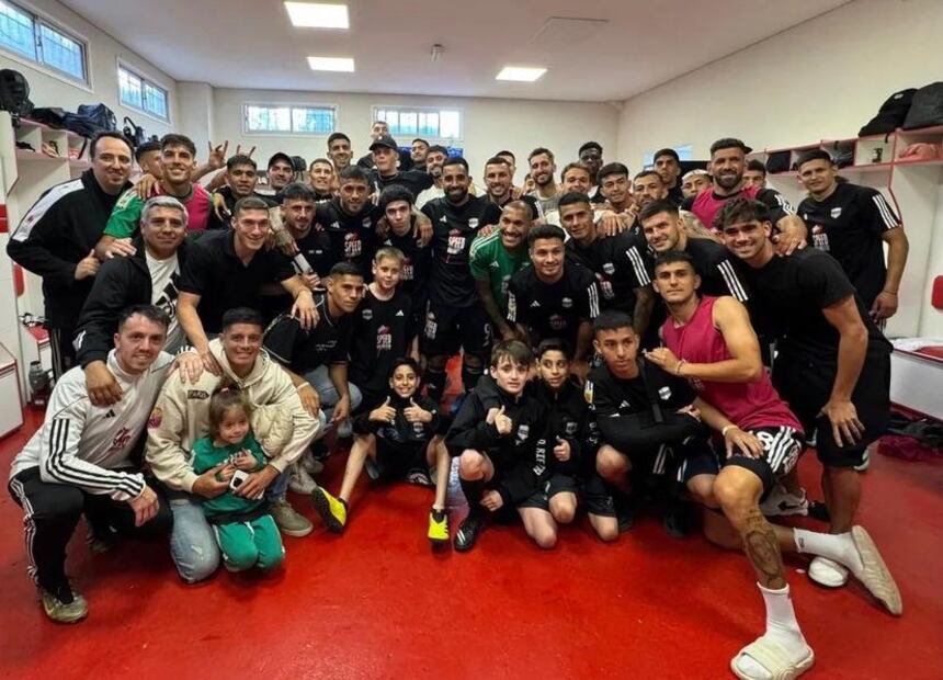 La controvertida inclusión de Spreen en Deportivo Riestra genera críticas y será investigada. Fuente: Instagram @prensariestra