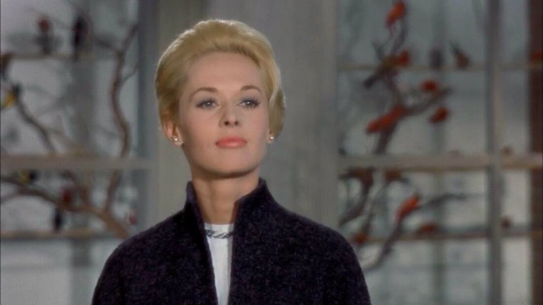 Tippi Hedren, la rubia acosada y amenazada por Alfred Hitchcock