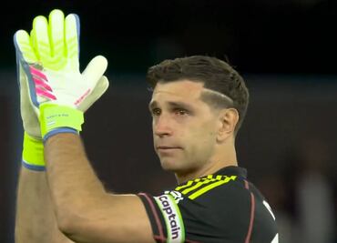Dibu Martínez se despidió entre lágrimas de la afición del Aston Villa ¿Llegará a Rayados?