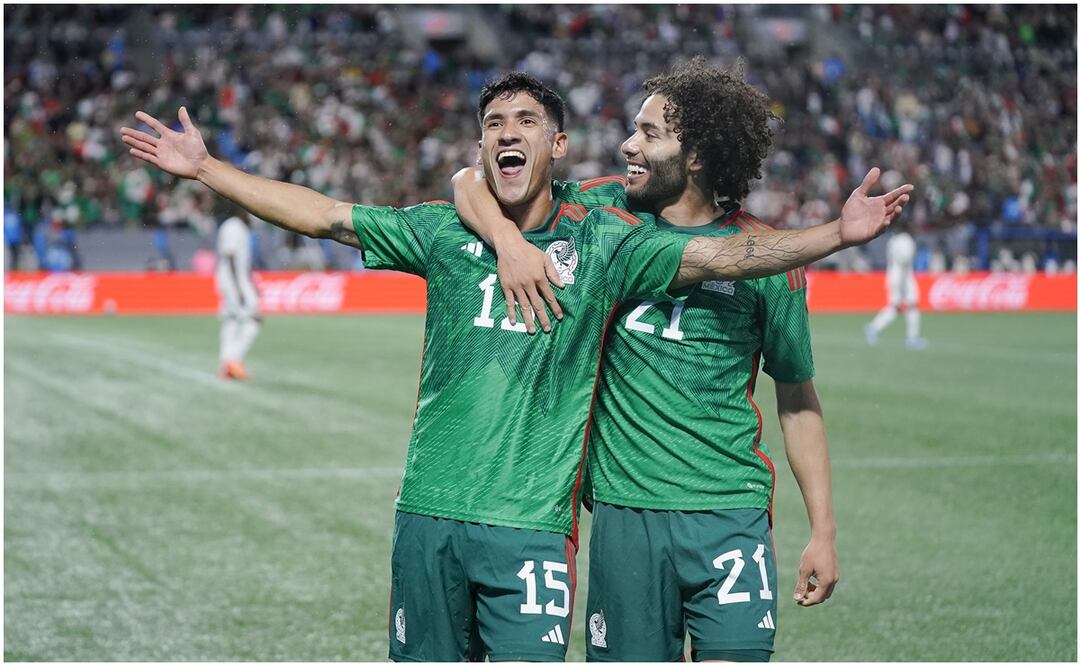 Uriel Antuna y César Huerta ante Ghana / FOTO: Imago7