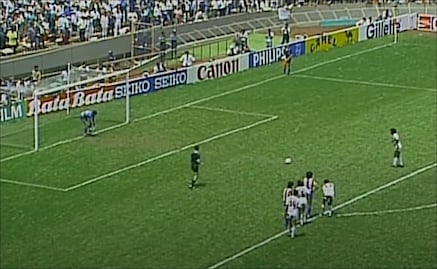 La vez que a Hugo Sánchez le cancelaron un comercial por fallar el penalti ante Paraguay en 1986