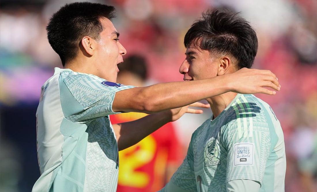 Gilberto Mora festeja los dos goles que le dieron el empate a México frente a España en el Mundial Sub-20. Foto: @miseleccionsubs