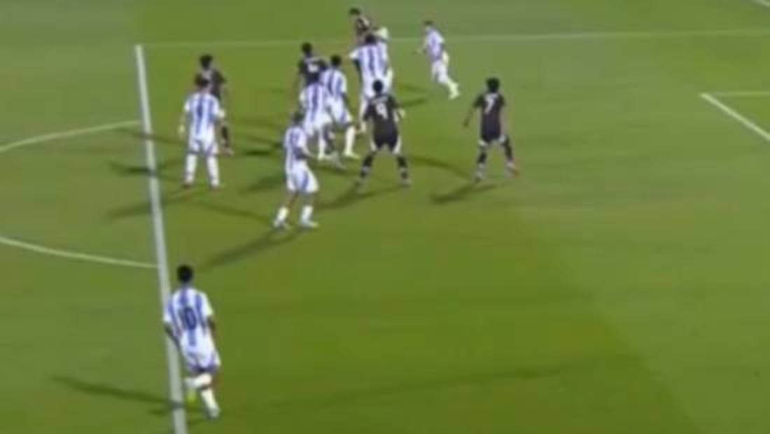 Argentinos aseguran que el segundo gol de Luis Gamboa debió ser marcado como fuera de lugar. Foto: Especial