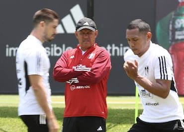 ¡Se confirmó su salida! Juan Reynoso fue despedido de la selección de Perú