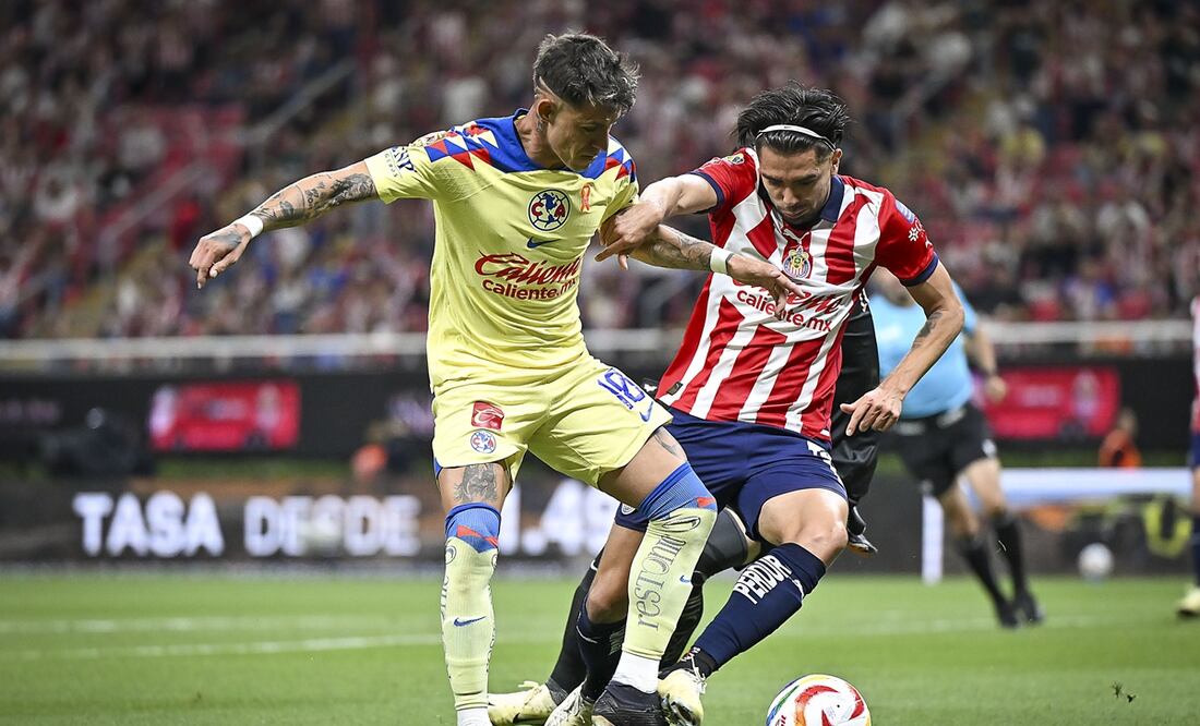 Chicote Calderón se engancha en pleito con la afición de Chivas FOTO: IMAGO