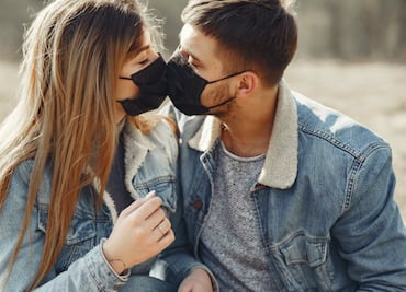 Estar enamorado te podría ayudar a resistir el Covid-19