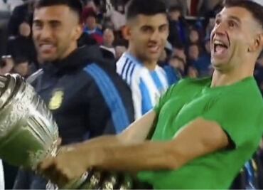 Dibu Martínez por fin recibió su castigo: la FIFA lo suspendió dos partidos con Argentina