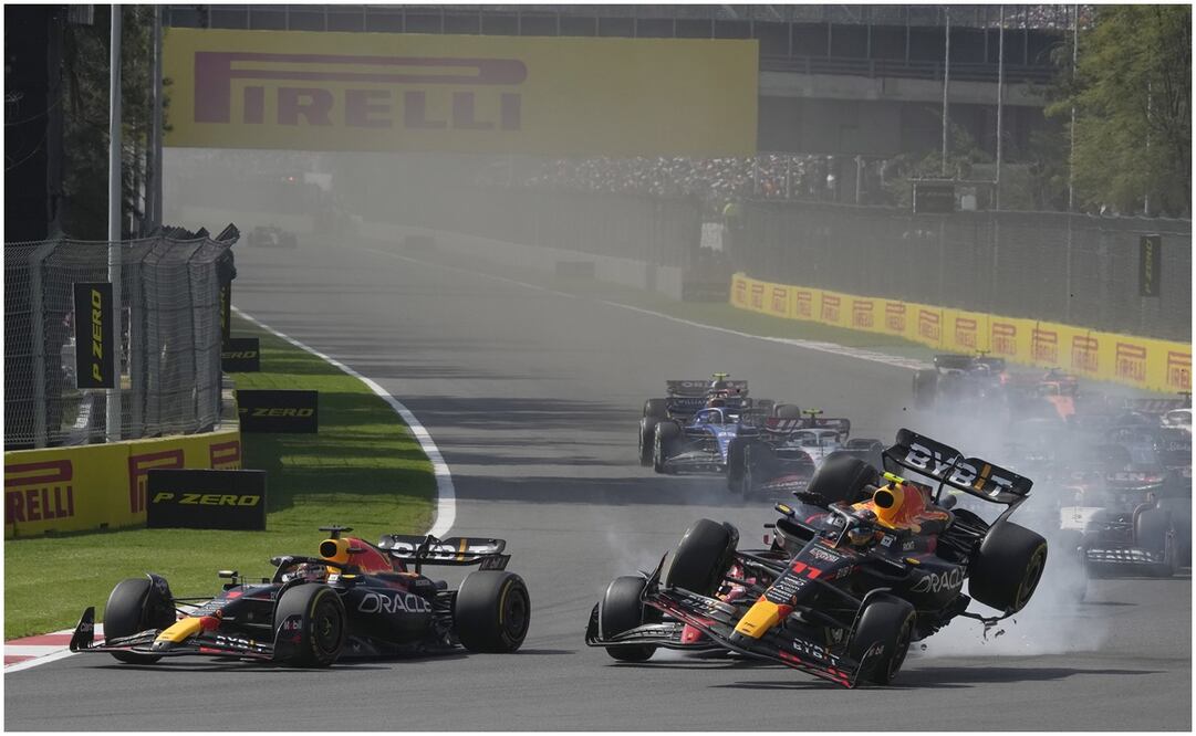 Momento del choque entre Checo Pérez y Charles Leclerc / FOTO: AP