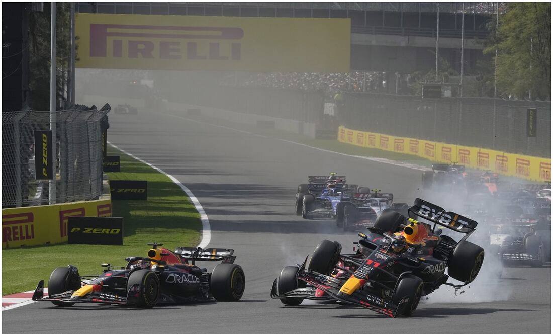 Momento del choque entre Checo Pérez y Charles Leclerc / FOTO: AP