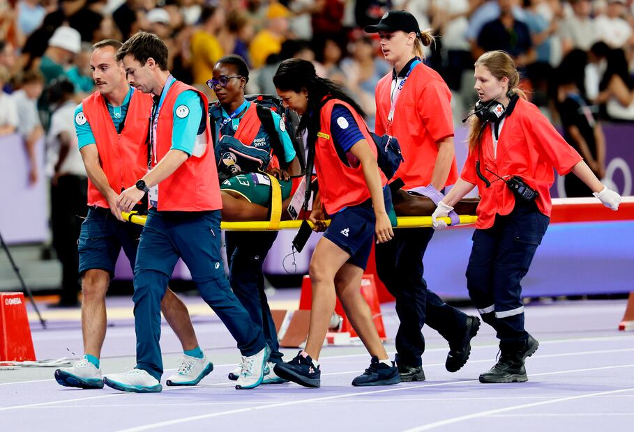 El atleta no pudo terminar la carrera. Foto: AP.