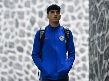 ¿Kevin Álvarez dejaría al América? Foto revela pistas de su posible salida