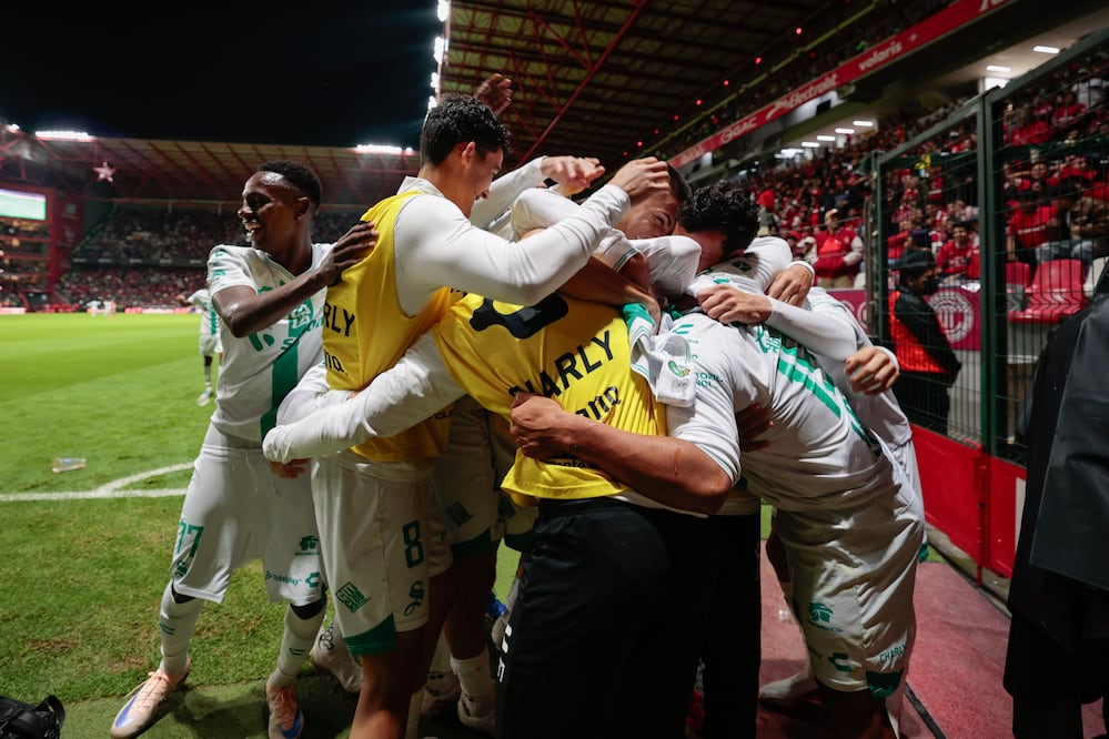 Toluca, Estado de México, 20 de septiembre de 2026. Eduardo Aguirre en festejo de gol anulado, durante el partido correspondiente a la jornada 9 del torneo Apertura 2026 de la Liga BBVA MX, entre los Diablos Rojos del Toluca y los Guerreros de Santos Laguna, realizado en el estadio Nemesio Diez. Foto: Imago7/Daniel Arriaga