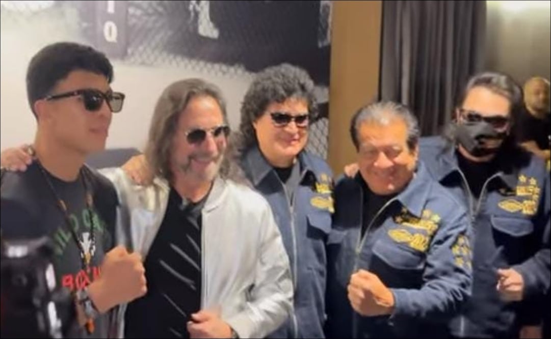 Jaime Munguía recibió la sorpresiva visita de Los Bukis en Las Vegas / FOTO: Arturo Sanguino