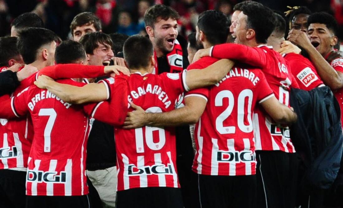 Los jugadores del Bilbao celebran el título de la Copa del Rey luego de 40 años. Foto: Especial