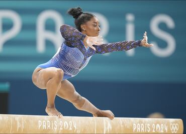 La gimnasta estadounidense Simone Biles gana su segunda medalla de oro en París 2024