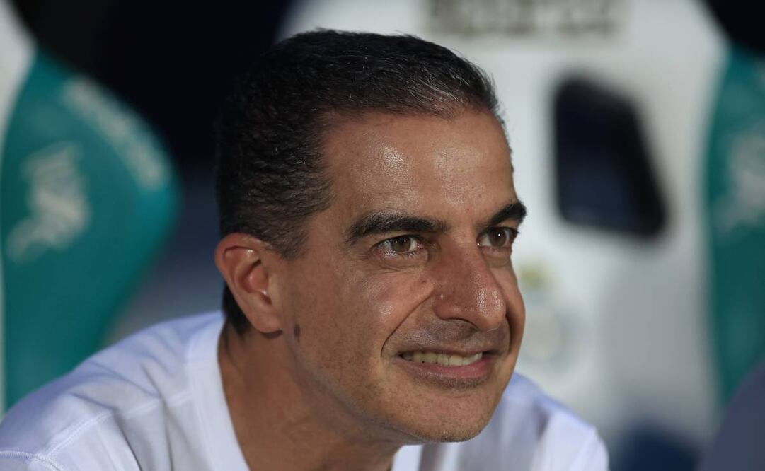 Renato Paiva se mostró molesto con la regla 20/11. Foto: Imago7.