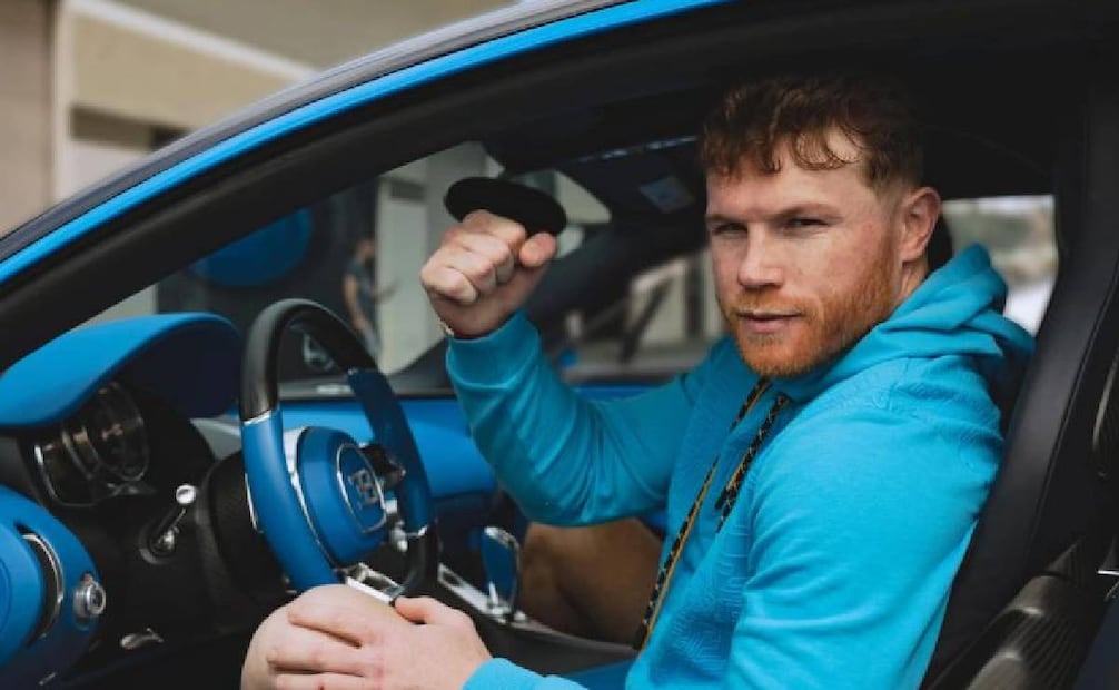 'Canelo' Álvarez, abordo de su 'Pitufo'. FOTO: Especial