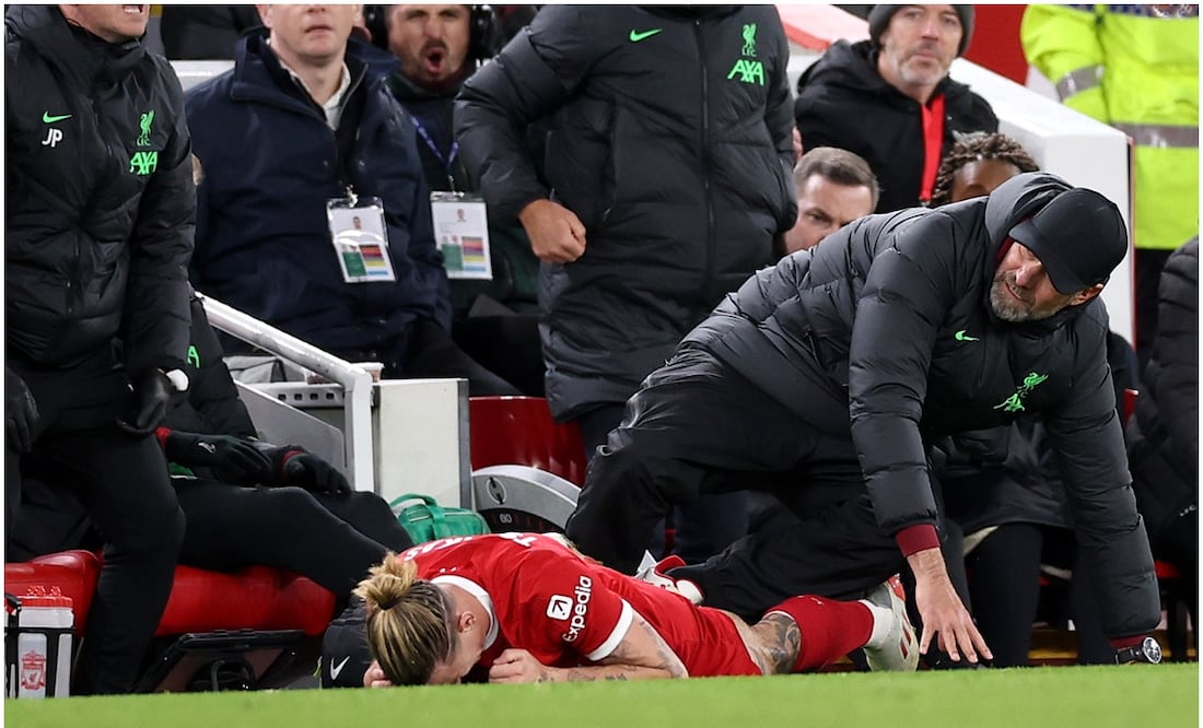 Jugen Klopp y Tsimikas en el suelo en el Liverpool vs Arsenal / FOTO: EFE
