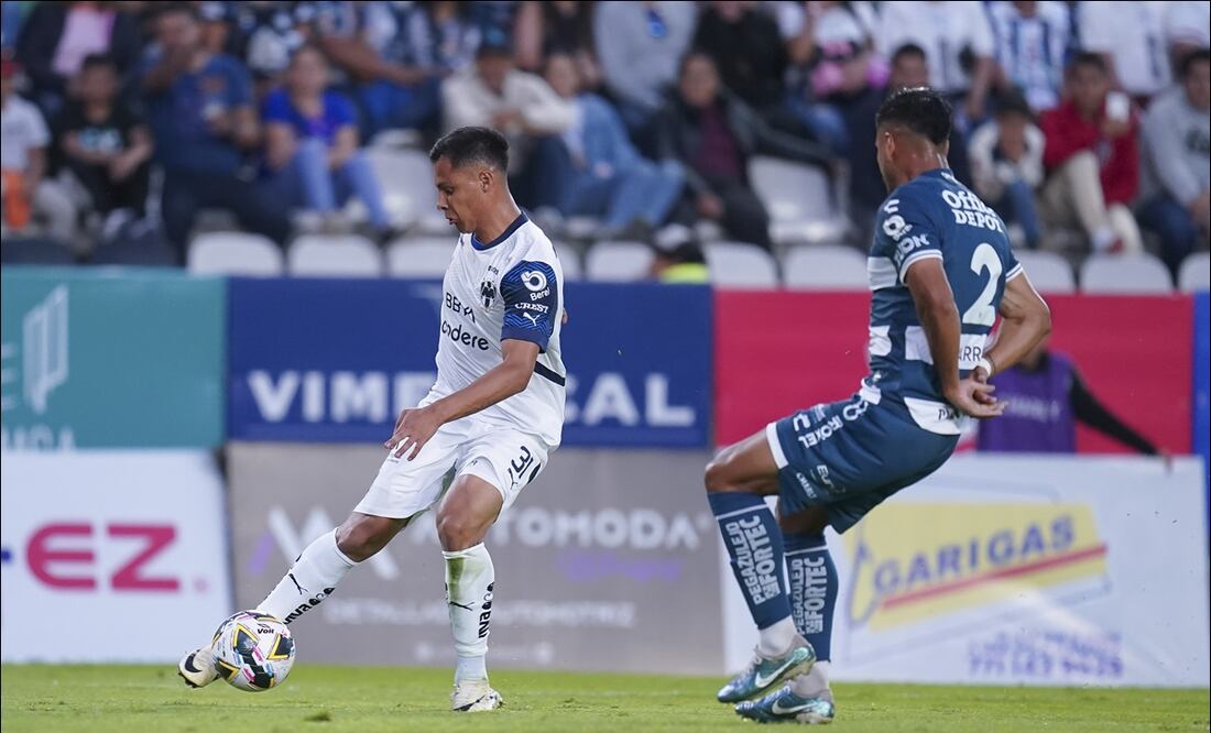 Roberto de la Rosa da la asistencia en el gol de Rayados. FOTO: Imago7