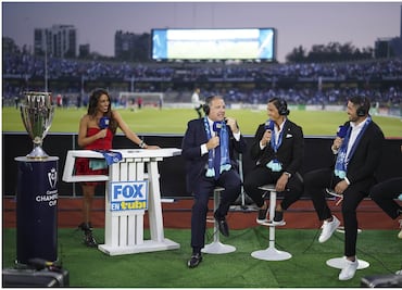 Chiquete Orozco y la incómoda respuesta a Claudia García tras ganar la Concachampions: "No puedo, está mi esposa"