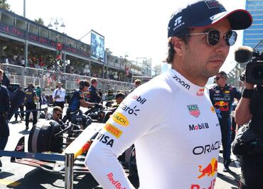 Checo Pérez enfurece contra Carlos Sainz y lo llama idiota tras accidente en el GP de Azerbaiyán