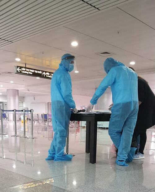 Una persona por autobús: Las estrictas medidas ante el Covid-19 en Vietnam
