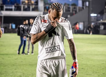 Neymar anotó el gol del triunfo del Santos y parece inminente su regreso a la selección de Brasil