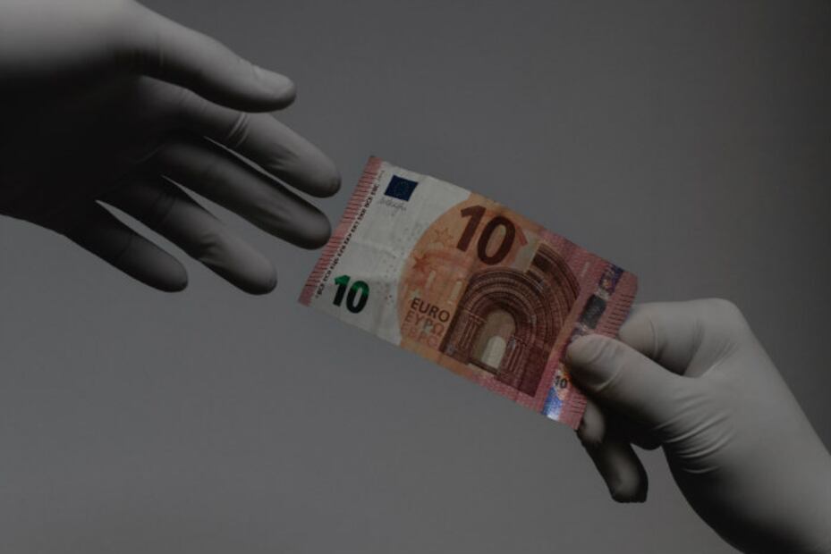 ¿Desinfectar los billetes ayuda a evitar contagios de coronavirus?