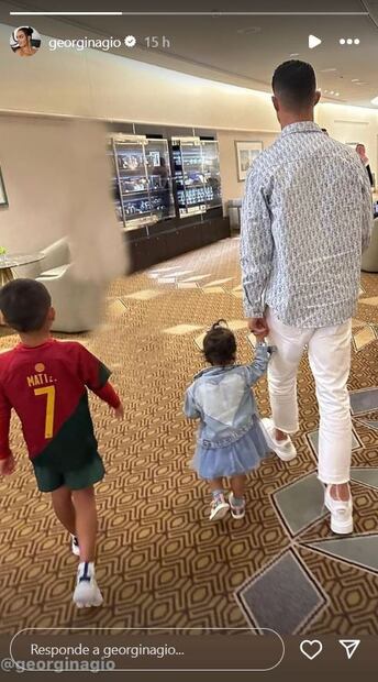 Cristiano Ronaldo y sus hijos | Fuente: Instagram @georginagio