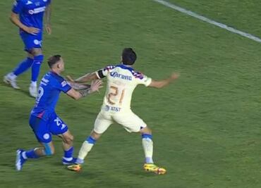 Revalan audios del VAR en el posible penalti de Rotondi sobre Henry Martín ¿Debió marcarse la falta?