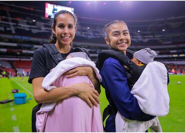 Bianca Sierra y Stephany Mayor llegaron al Estadio Azteca acompañadas de sus gemelos