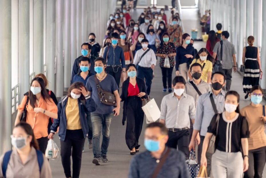 Lo que la OMS dice sobre ómicron y el fin de la pandemia en Europa