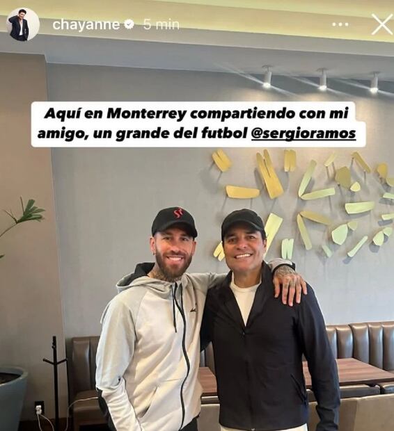 Chayanne fue afortunado de encontrarse con Sergio Ramos.  Foto: @chayanne