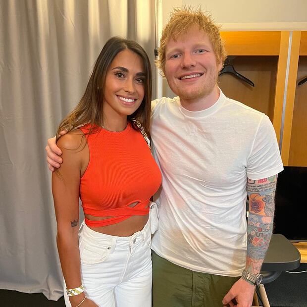 Antonela Roccuzzo y Ed Sheeran. Fuente: Instagram @antonelaroccuzzo