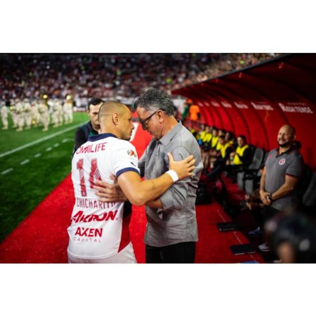 Juan Carlos Osorio estuvo cerca de reencontrarse con Chicharito en Chivas. Foto: Imago7