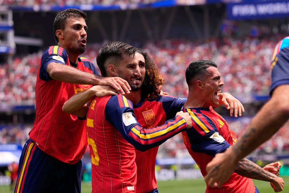 Selección de España en festejo de gol, durante los 16vos de Final del Mundial de 2026 - Foto: AP
