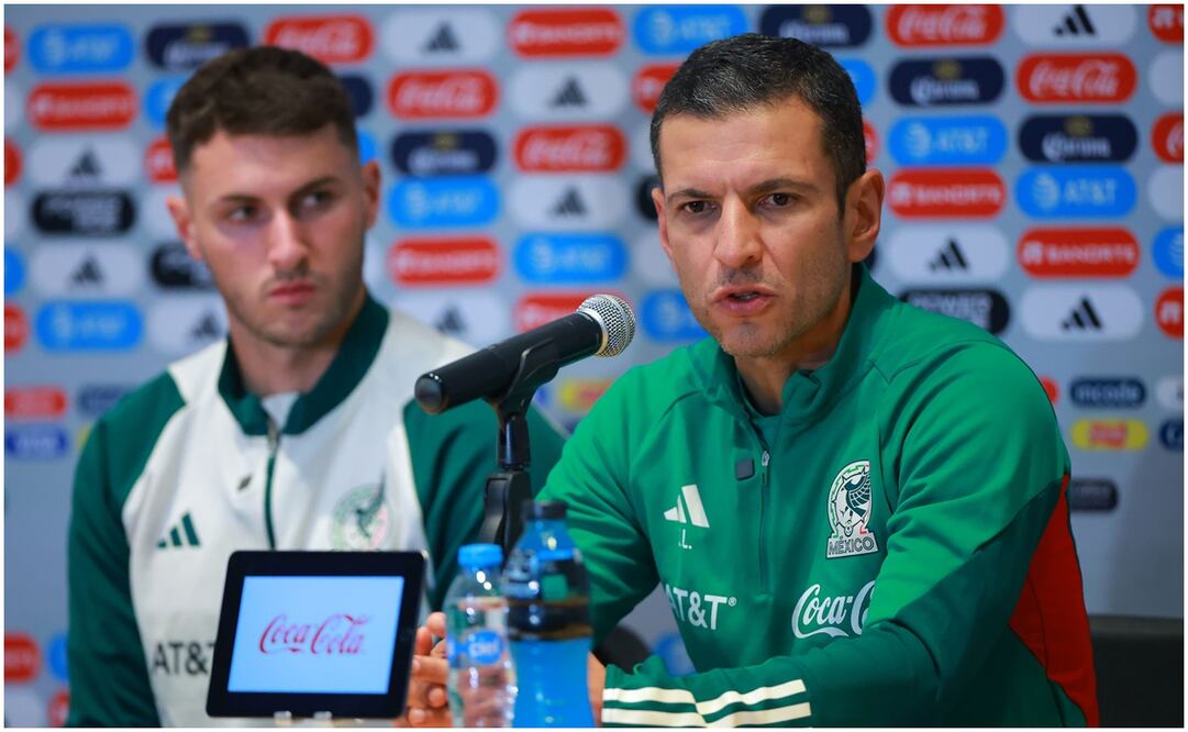 Santiago Giménez y Jaime Lozano en conferencia de prensa de Selección Mexicana / FOTO: Imago7