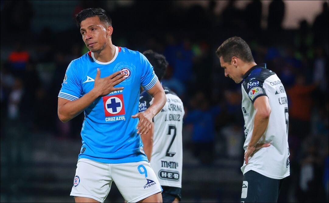 Ángel Sepúlveda celebra de forma discreta su gol ante los Gallos Blancos. FOTO: Imago7