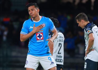 Cruz Azul suma su quinto triunfo con apuros ante un débil Querétaro en Ciudad Universitaria