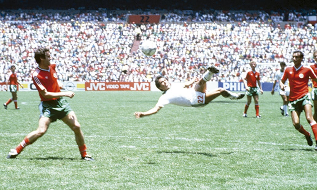 Así fue el icónico gol de Manuel Negrete contra Bulgaria / Foto: Especiales
