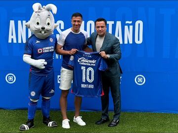 'Llegar con la '10' me motiva', Andrés Montaño fue presentado como segundo refuerzo de Cruz Azul