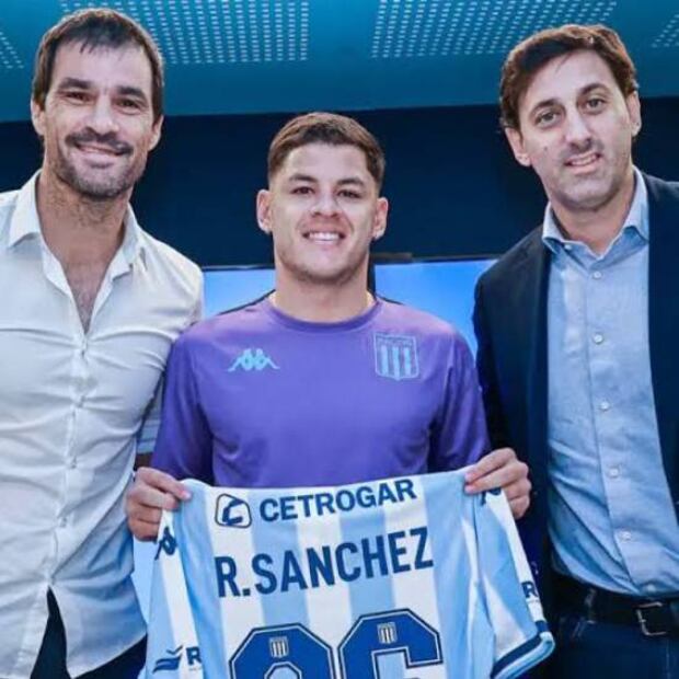 Richard Sánchez fue presentado por Diego Milito en Racing Club de Argentina. Foto: Especial