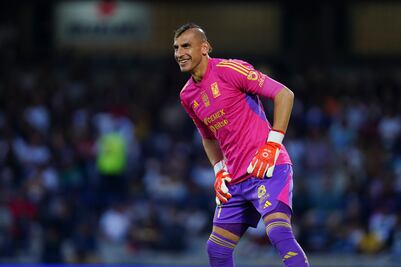 VIDEO: Nahuel Guzmán provocó a los aficionados del LAFC; le lanzaron vasos de cerveza y botellas