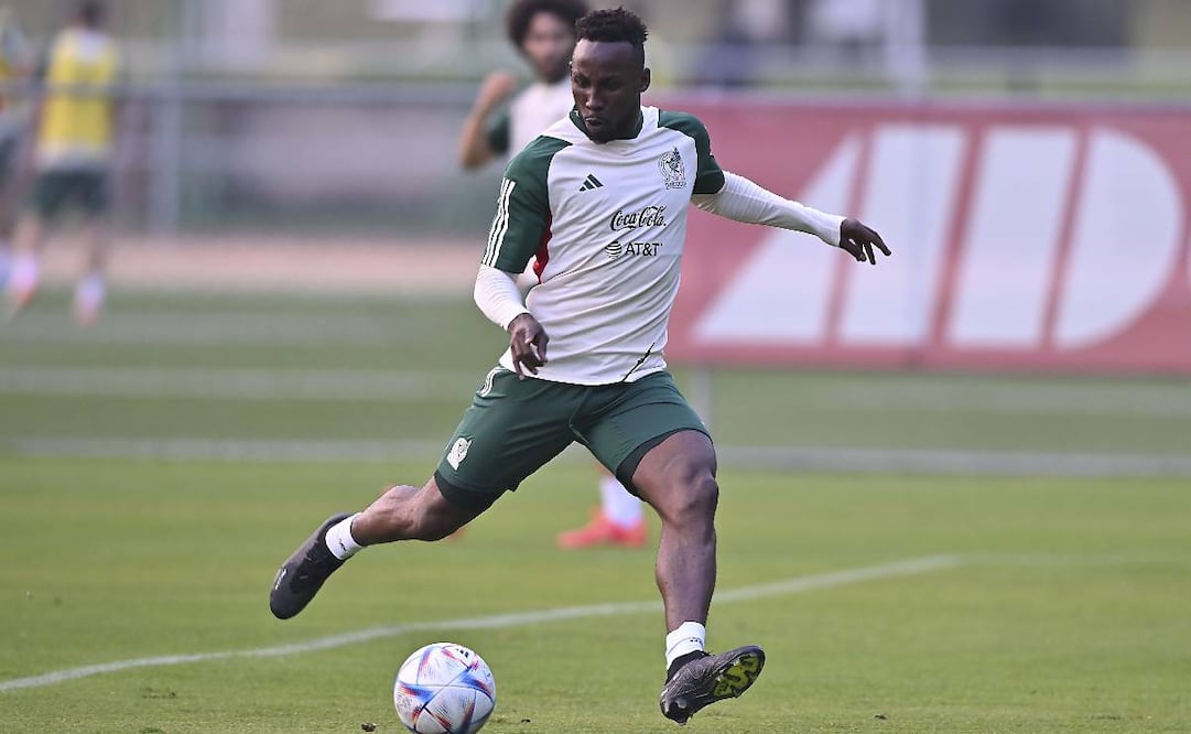 Julián Quiñones se alista para debutar con México ante Honduras. Foto: @miseleccionmx