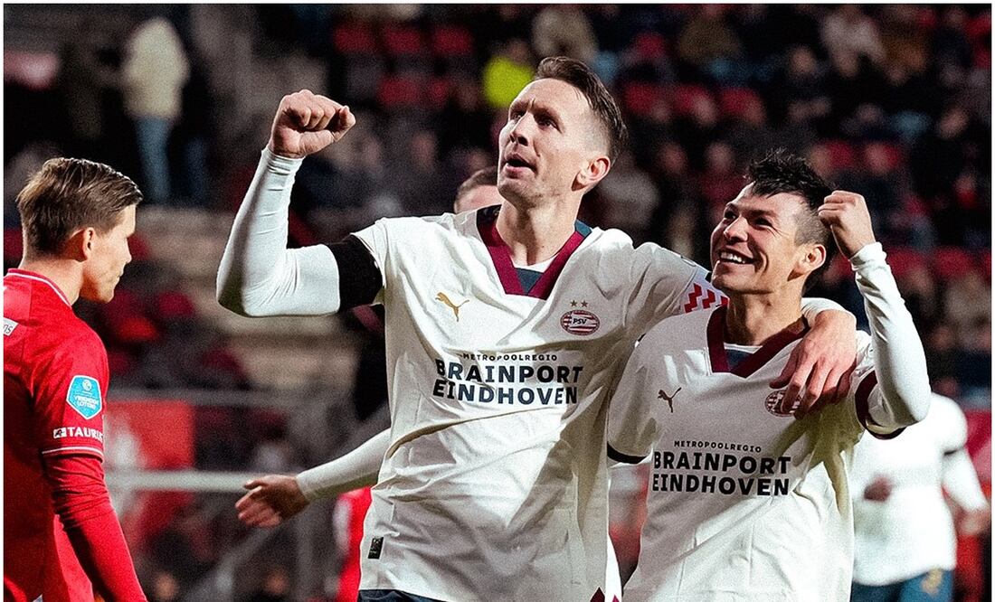 Luuk de Jong y el Chucky Lozano en la victoria del PSV ante el Twente / FOTO: Twitter @PSV