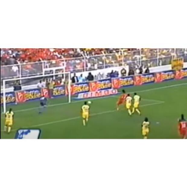 Cardozo le hizo un golazo al América con Toluca en la Jornada 16 del Apertura 2003. Foto: Especial